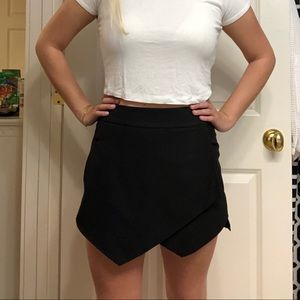 Asymmetric skort